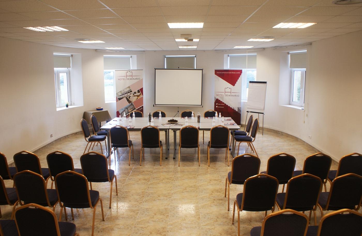 Hotel Seminario Aeropuerto Bilbao 3*